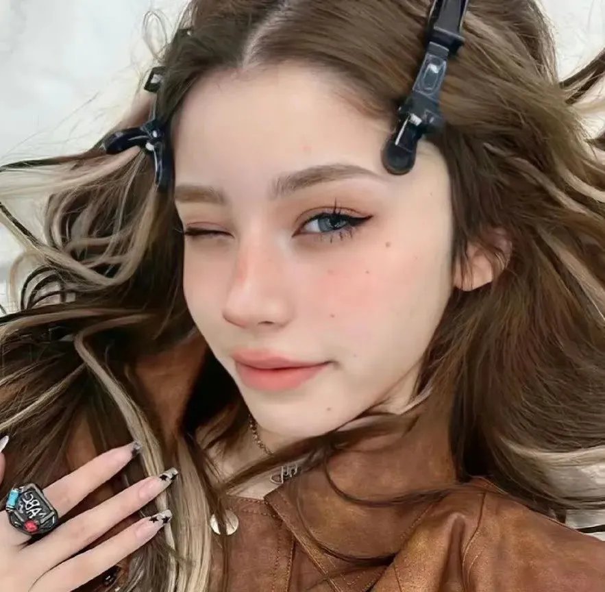 丹顶鹤女孩